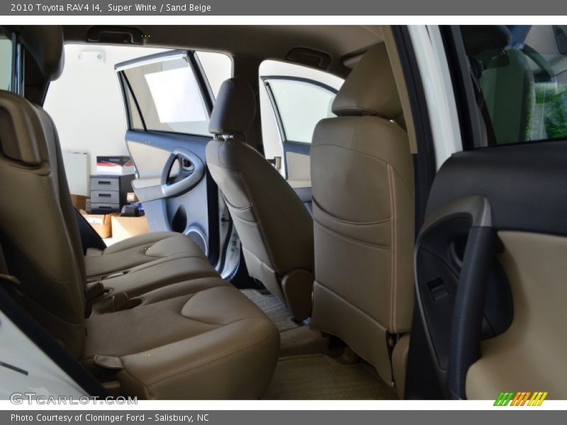 Super White / Sand Beige 2010 Toyota RAV4 I4