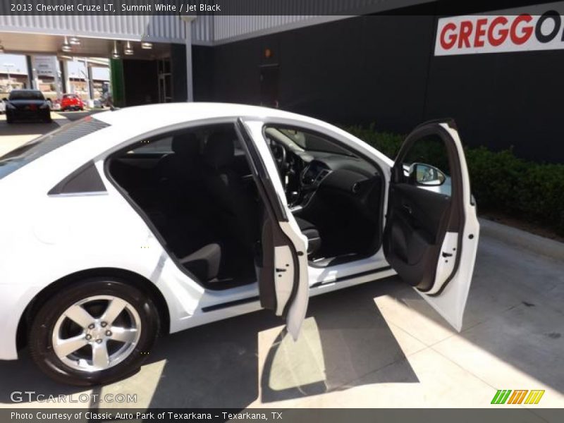 Summit White / Jet Black 2013 Chevrolet Cruze LT