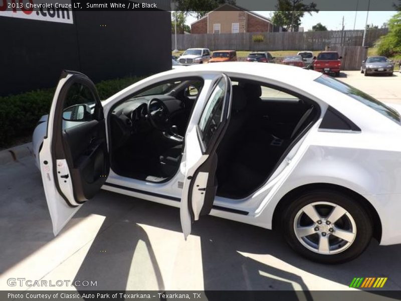 Summit White / Jet Black 2013 Chevrolet Cruze LT