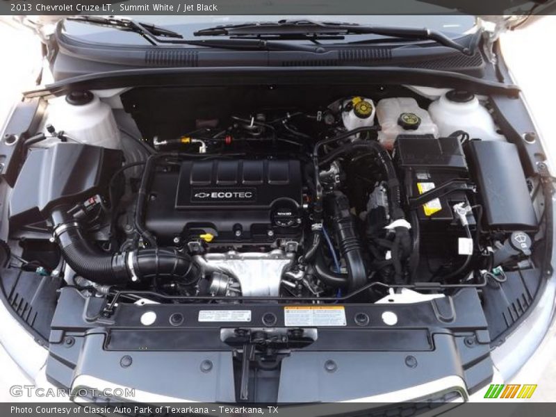 Summit White / Jet Black 2013 Chevrolet Cruze LT