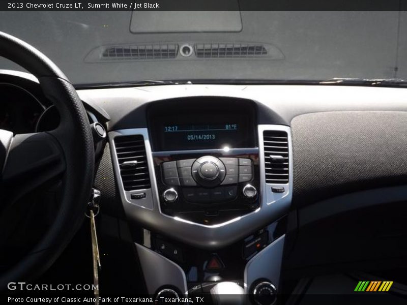 Summit White / Jet Black 2013 Chevrolet Cruze LT
