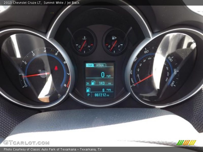 Summit White / Jet Black 2013 Chevrolet Cruze LT