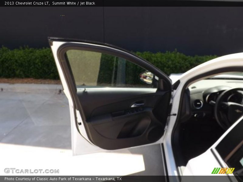 Summit White / Jet Black 2013 Chevrolet Cruze LT