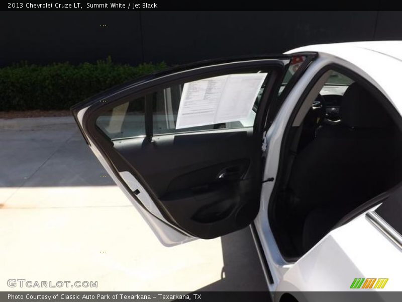 Summit White / Jet Black 2013 Chevrolet Cruze LT