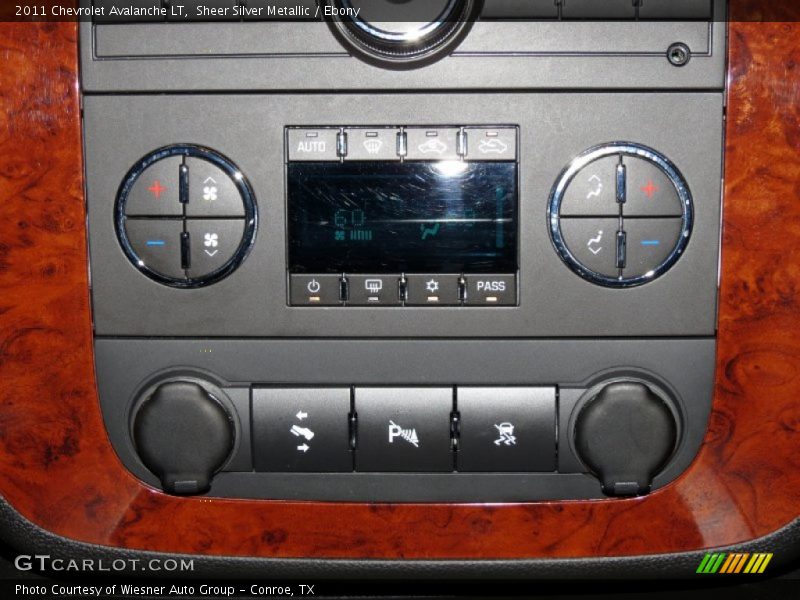 Sheer Silver Metallic / Ebony 2011 Chevrolet Avalanche LT