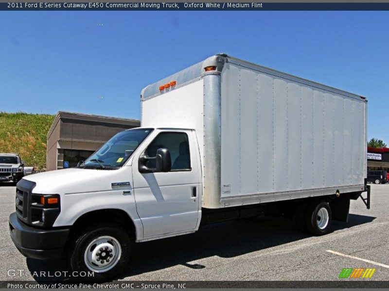 Front 3/4 View of 2011 E Series Cutaway E450 Commercial Moving Truck