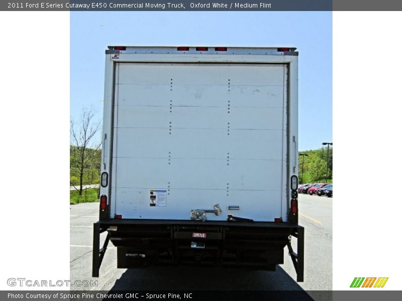 Oxford White / Medium Flint 2011 Ford E Series Cutaway E450 Commercial Moving Truck