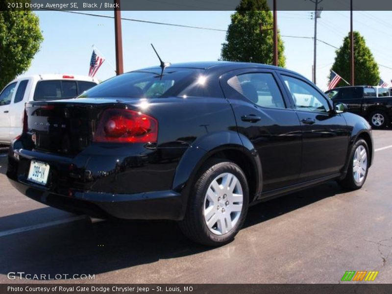 Black / Black 2013 Dodge Avenger SE