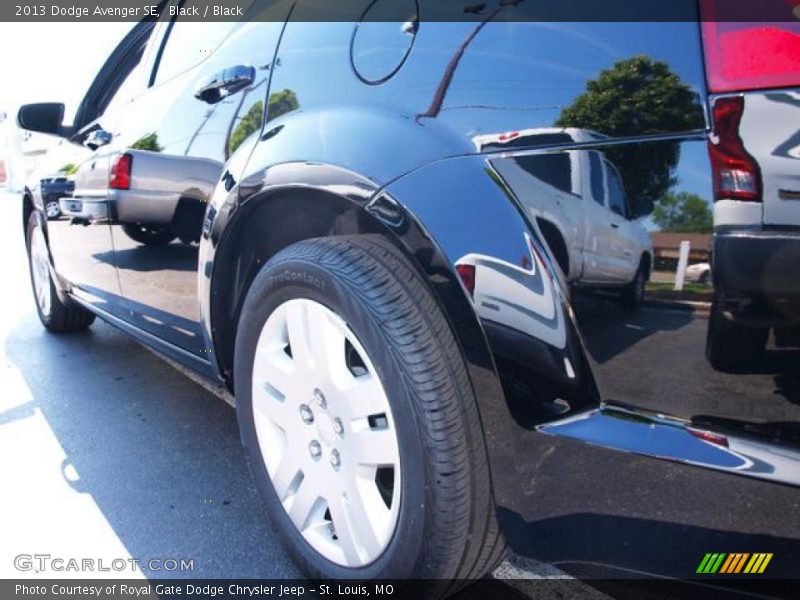Black / Black 2013 Dodge Avenger SE