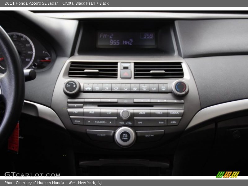 Controls of 2011 Accord SE Sedan