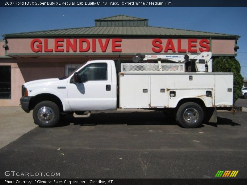 Oxford White / Medium Flint 2007 Ford F350 Super Duty XL Regular Cab Dually Utility Truck