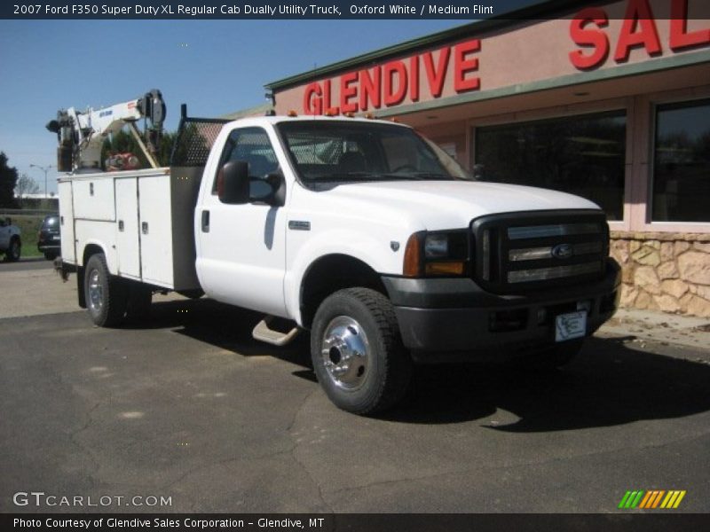 Oxford White / Medium Flint 2007 Ford F350 Super Duty XL Regular Cab Dually Utility Truck