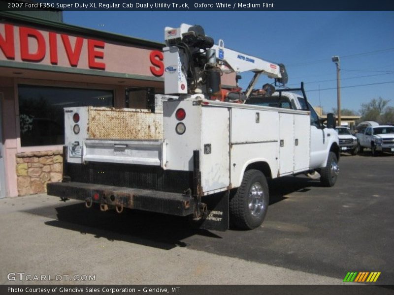 Oxford White / Medium Flint 2007 Ford F350 Super Duty XL Regular Cab Dually Utility Truck