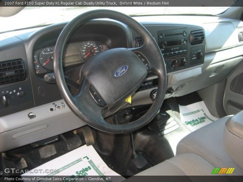 Oxford White / Medium Flint 2007 Ford F350 Super Duty XL Regular Cab Dually Utility Truck
