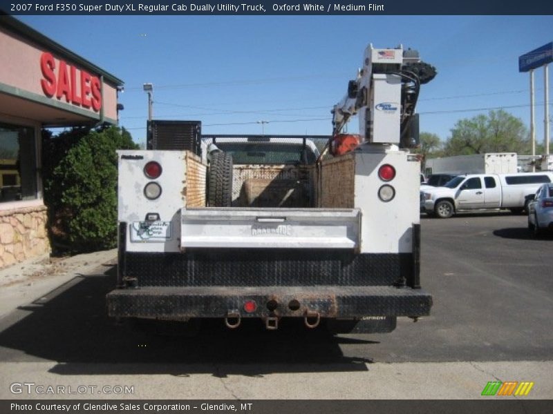Oxford White / Medium Flint 2007 Ford F350 Super Duty XL Regular Cab Dually Utility Truck