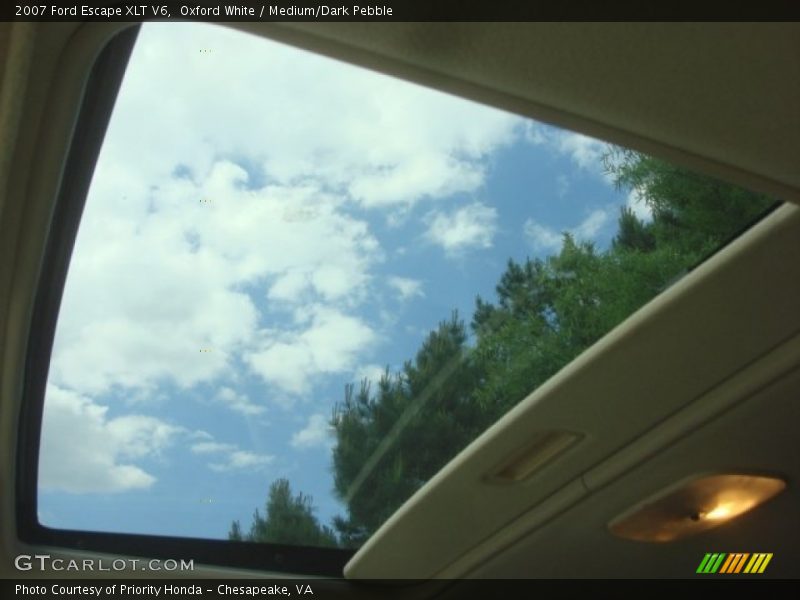 Oxford White / Medium/Dark Pebble 2007 Ford Escape XLT V6