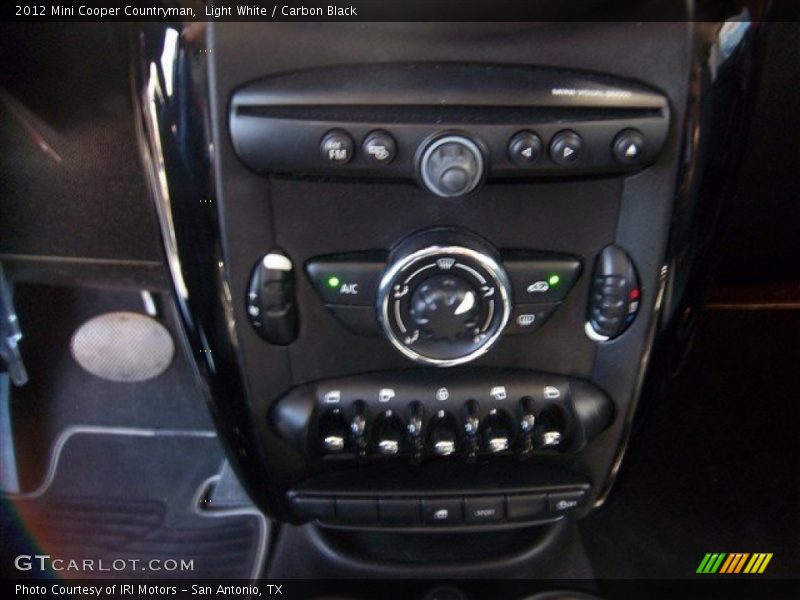 Light White / Carbon Black 2012 Mini Cooper Countryman