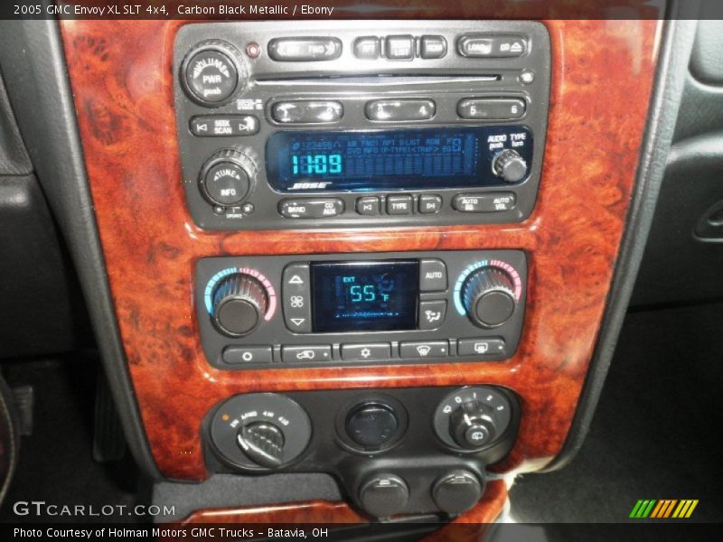 Controls of 2005 Envoy XL SLT 4x4