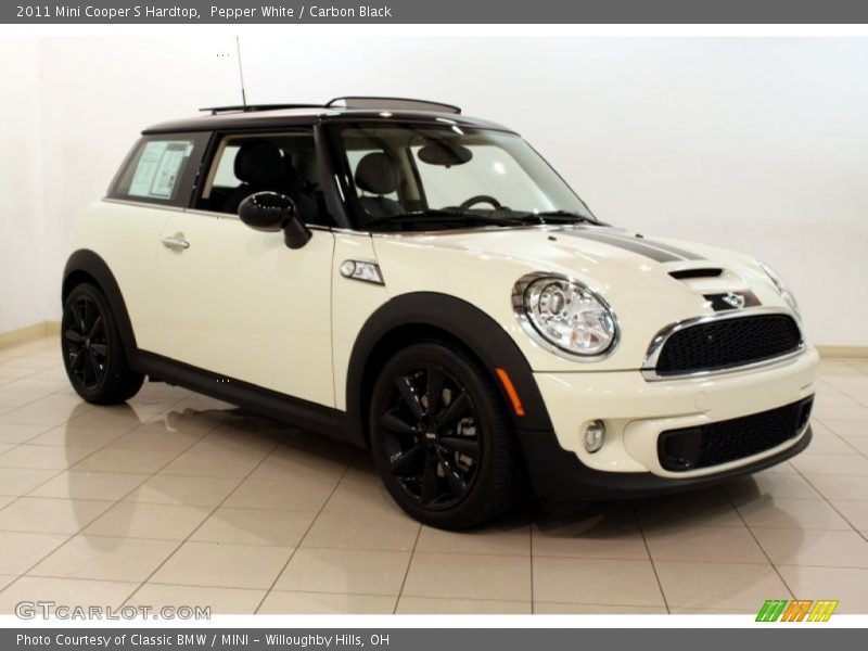 Pepper White / Carbon Black 2011 Mini Cooper S Hardtop