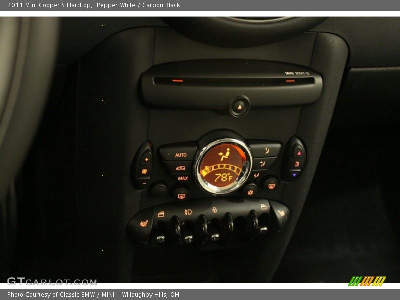 Pepper White / Carbon Black 2011 Mini Cooper S Hardtop