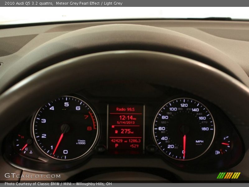 Meteor Grey Pearl Effect / Light Grey 2010 Audi Q5 3.2 quattro