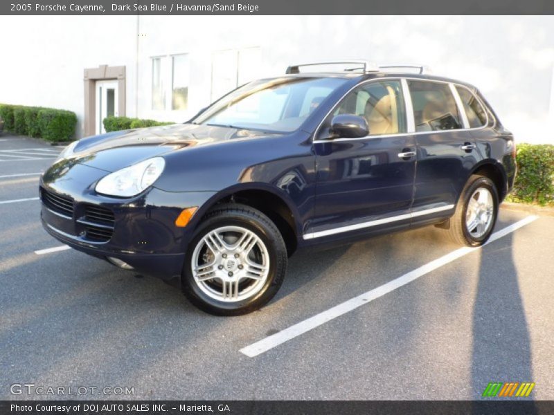 Front 3/4 View of 2005 Cayenne 