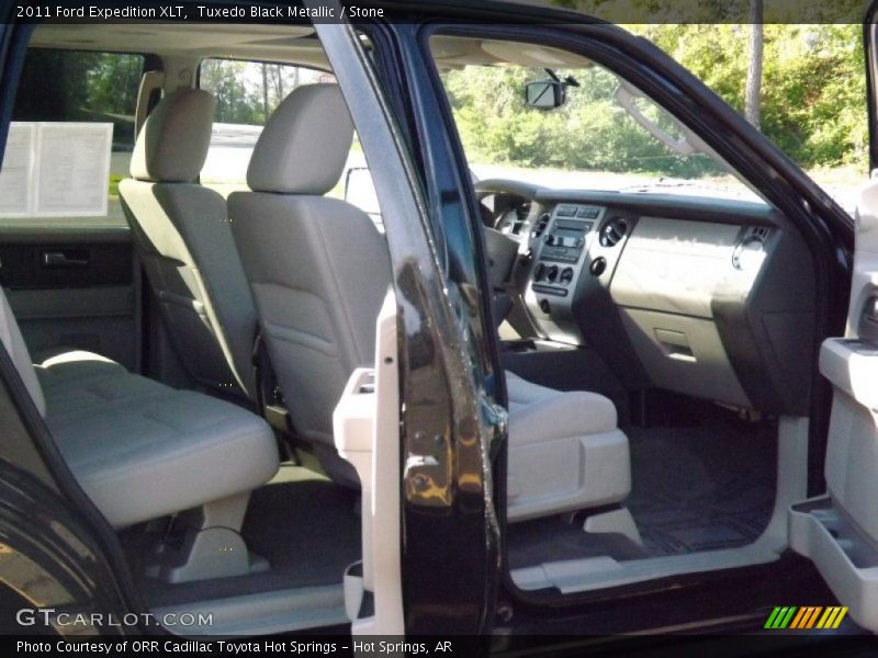 Tuxedo Black Metallic / Stone 2011 Ford Expedition XLT