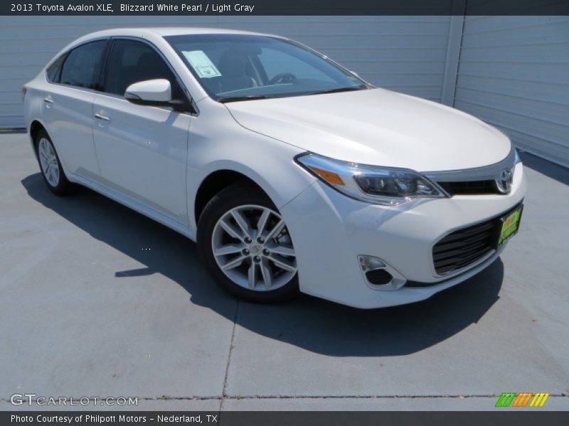 Blizzard White Pearl / Light Gray 2013 Toyota Avalon XLE