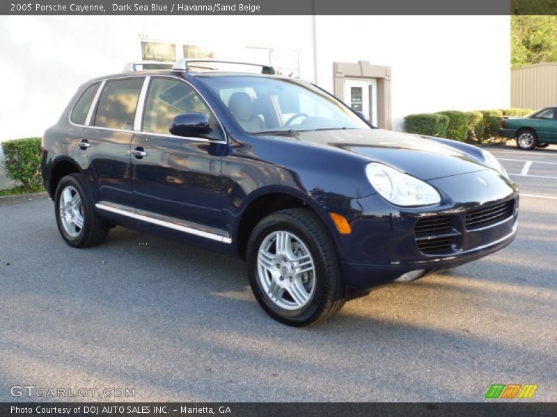 Front 3/4 View of 2005 Cayenne 
