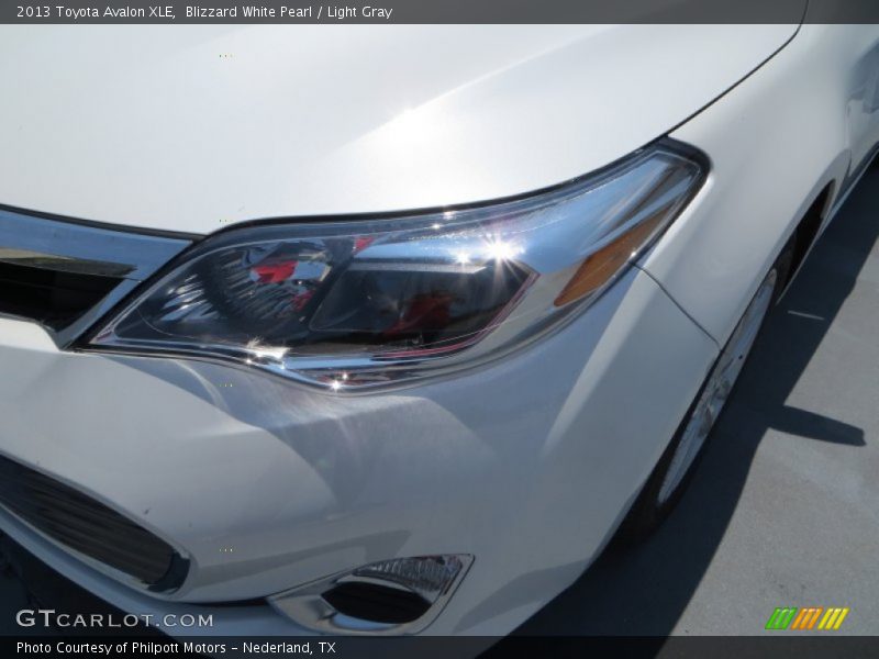 Blizzard White Pearl / Light Gray 2013 Toyota Avalon XLE