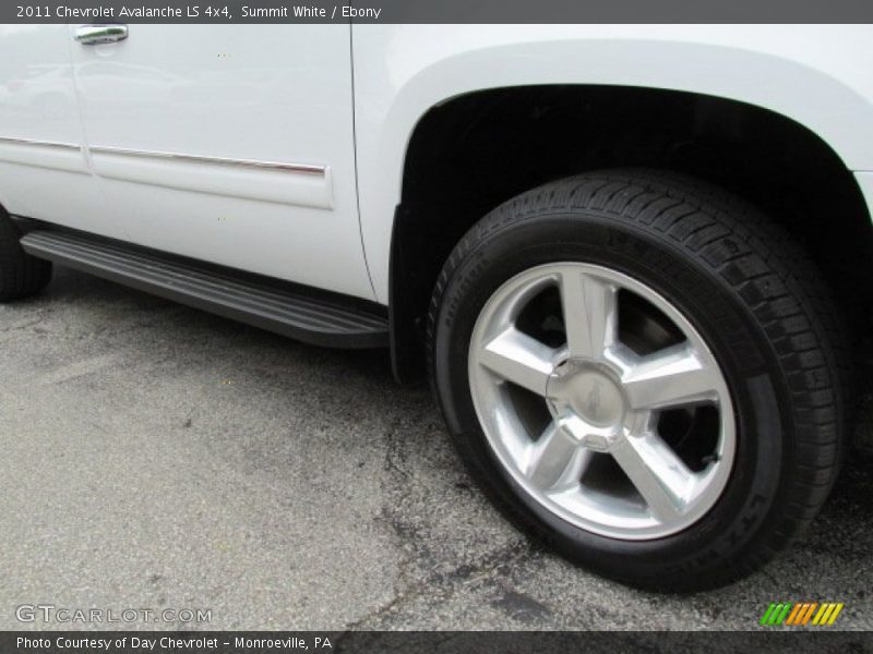 Summit White / Ebony 2011 Chevrolet Avalanche LS 4x4