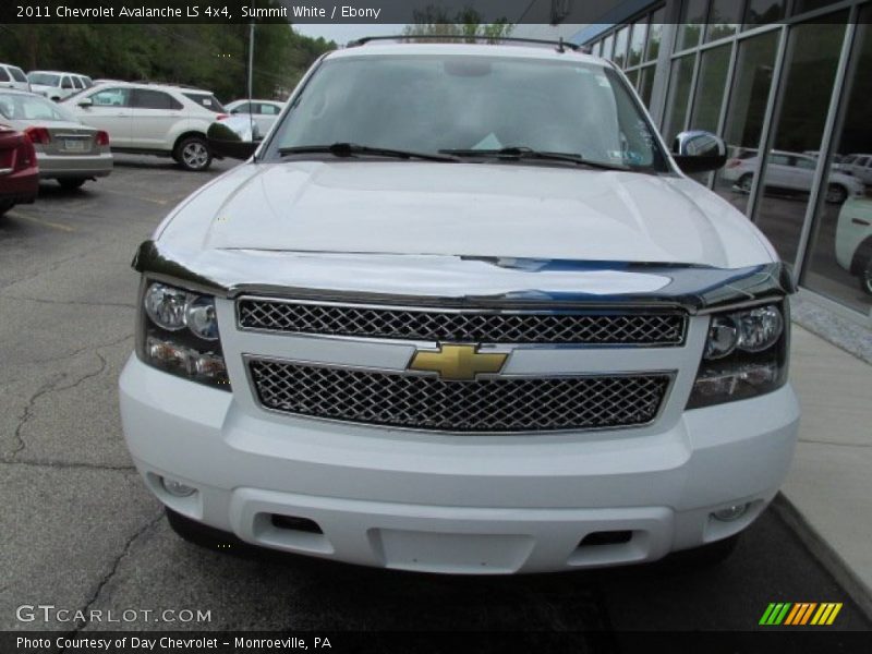 Summit White / Ebony 2011 Chevrolet Avalanche LS 4x4