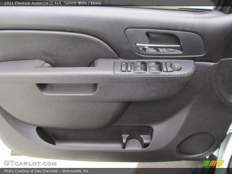 Summit White / Ebony 2011 Chevrolet Avalanche LS 4x4
