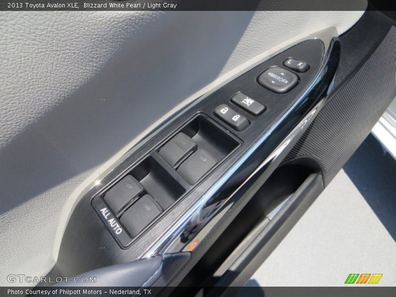 Blizzard White Pearl / Light Gray 2013 Toyota Avalon XLE
