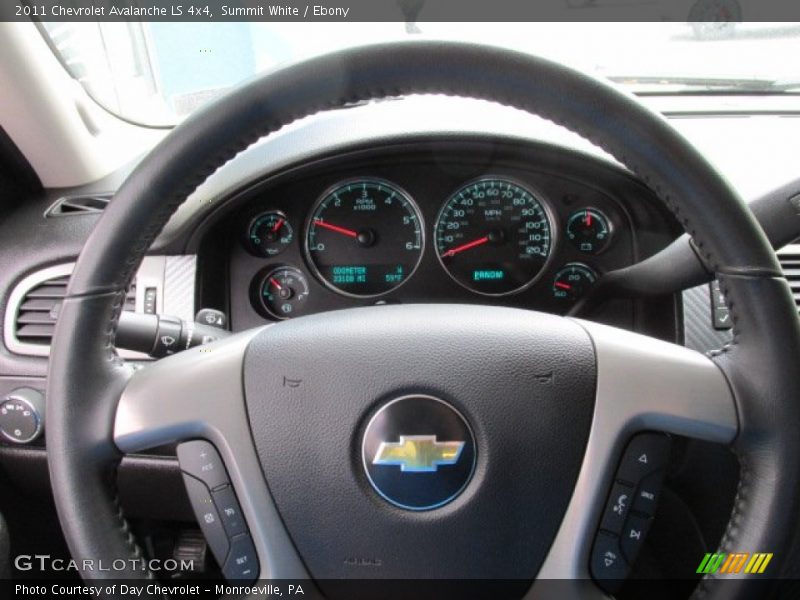 Summit White / Ebony 2011 Chevrolet Avalanche LS 4x4