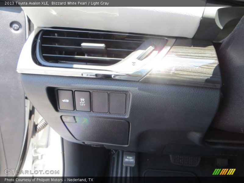 Blizzard White Pearl / Light Gray 2013 Toyota Avalon XLE