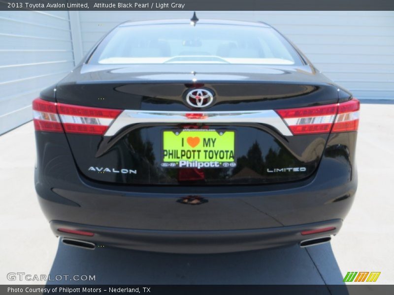 Attitude Black Pearl / Light Gray 2013 Toyota Avalon Limited