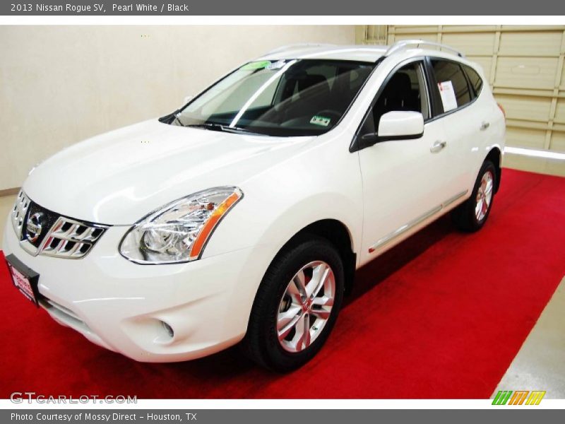 Pearl White / Black 2013 Nissan Rogue SV