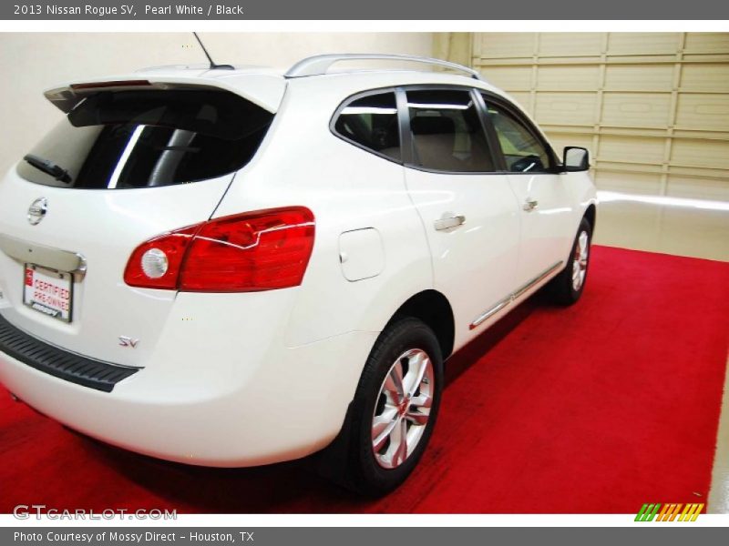 Pearl White / Black 2013 Nissan Rogue SV