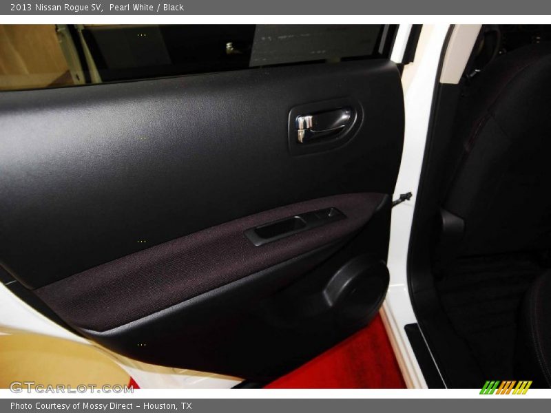 Pearl White / Black 2013 Nissan Rogue SV