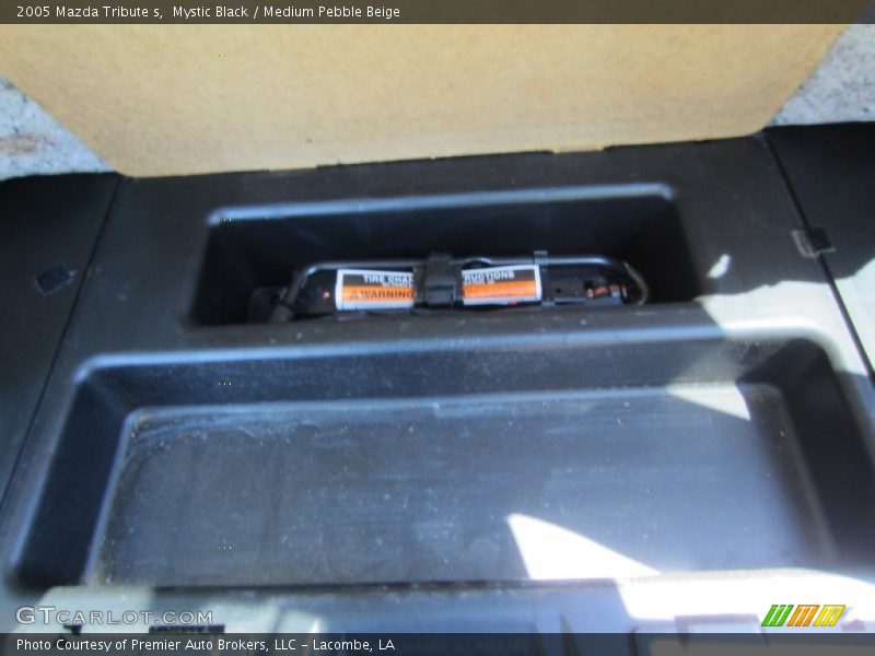 Mystic Black / Medium Pebble Beige 2005 Mazda Tribute s