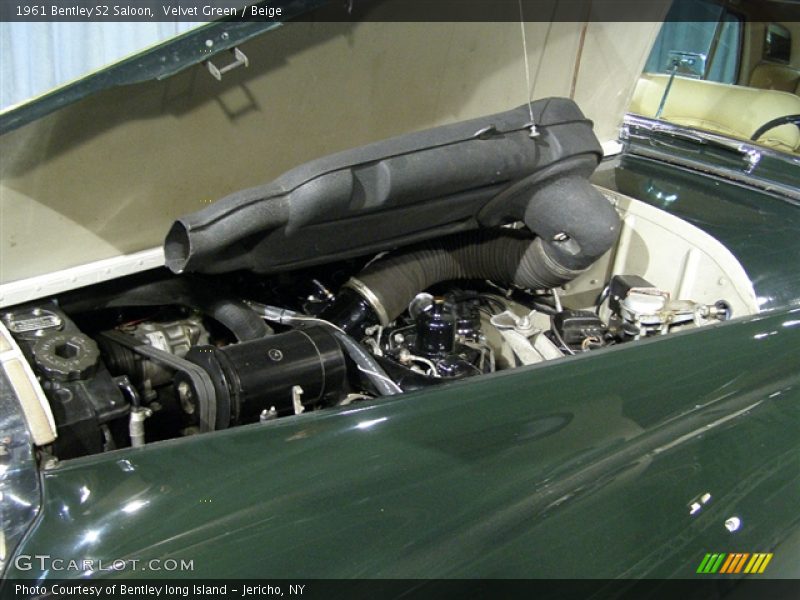 Velvet Green / Beige 1961 Bentley S2 Saloon