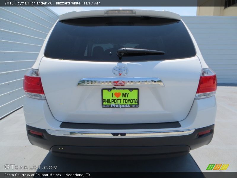 Blizzard White Pearl / Ash 2013 Toyota Highlander V6