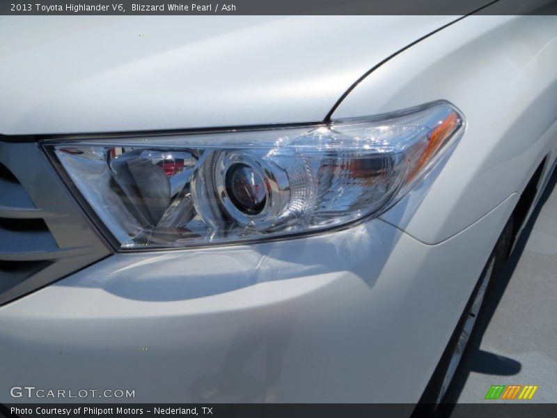 Blizzard White Pearl / Ash 2013 Toyota Highlander V6