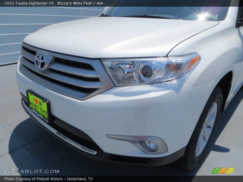Blizzard White Pearl / Ash 2013 Toyota Highlander V6