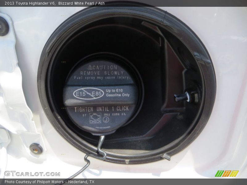 Blizzard White Pearl / Ash 2013 Toyota Highlander V6