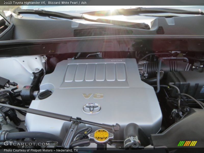 Blizzard White Pearl / Ash 2013 Toyota Highlander V6