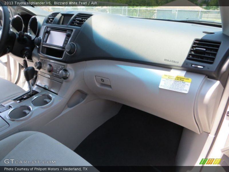Blizzard White Pearl / Ash 2013 Toyota Highlander V6