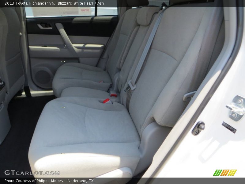 Blizzard White Pearl / Ash 2013 Toyota Highlander V6