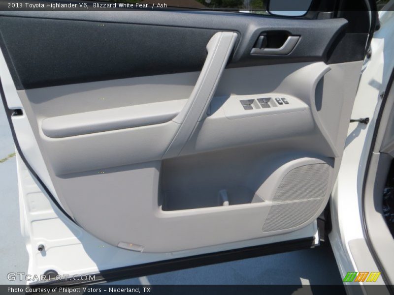 Blizzard White Pearl / Ash 2013 Toyota Highlander V6